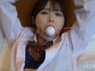 这样香艳可口的肉肉美女服务员冲动啊