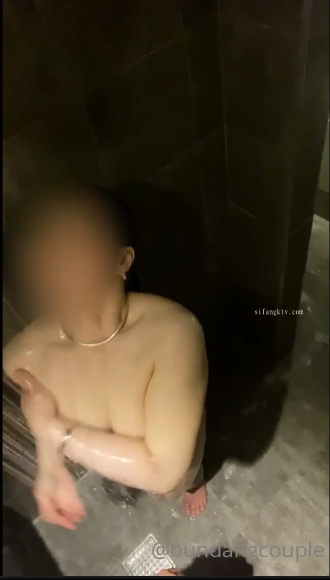 里番动漫后入西安极品身材少妇，女主可约看禁止内容